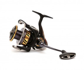 КАТУШКА DAIWA LEGALIS LT 1000D, БЕЗЫНЕРЦИОННАЯ - Оружейно-рыболовный центр BALLISTICA